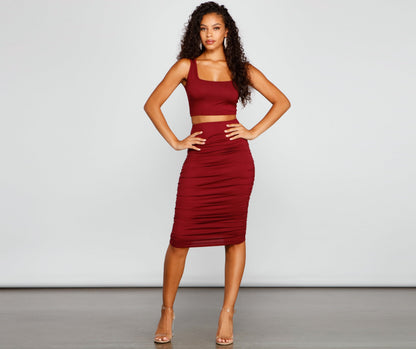 Chic And Basic Ruched Midi Skirt
