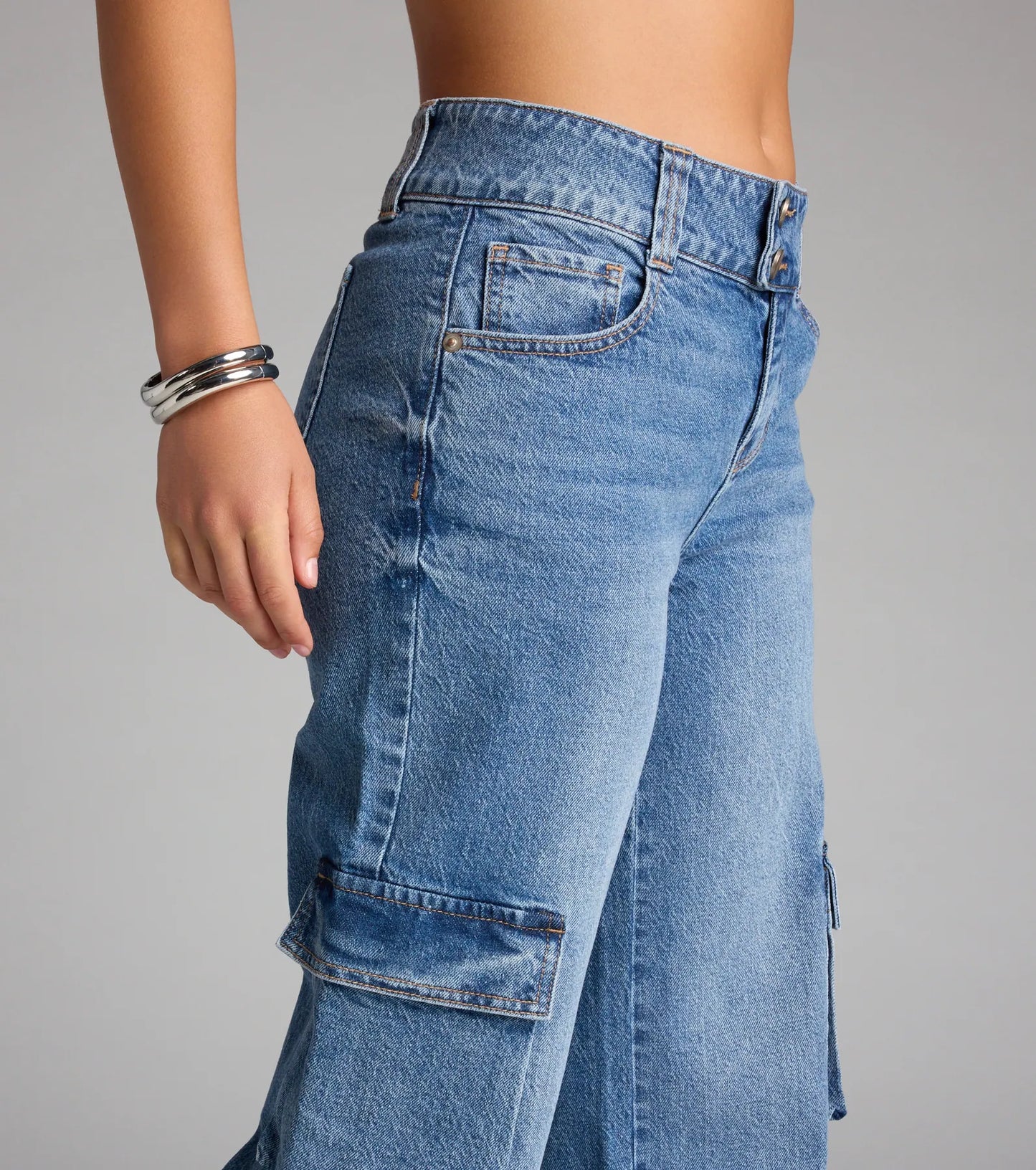 Off Duty Vibes Mid Rise Cargo Jeans