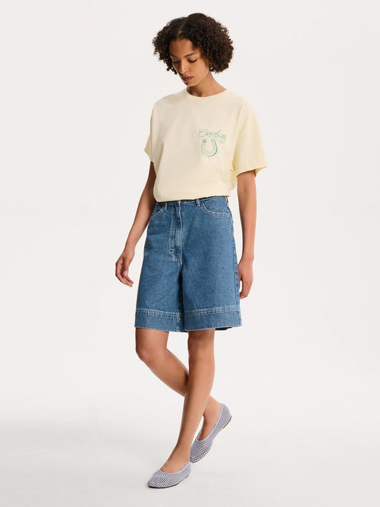 Robbie Shorts in Mid Wash